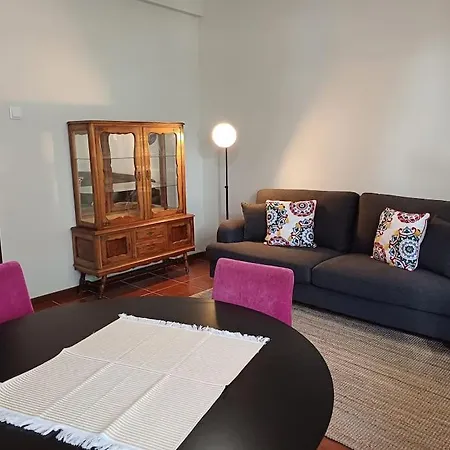 Roomy & Patio - 2 Bedroom Flat 公寓