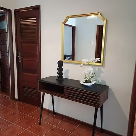 公寓 Roomy & Patio - 2 Bedroom Flat *