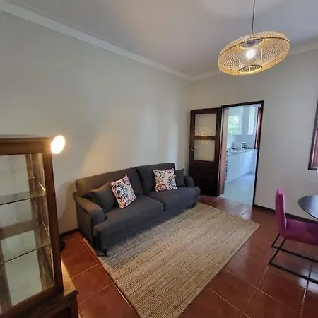Roomy & Patio - 2 Bedroom Flat
